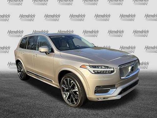 2023 Volvo XC90 Plus