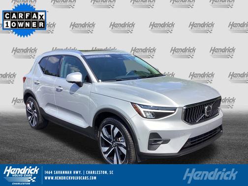 2025 Volvo XC40 Plus Bright Theme