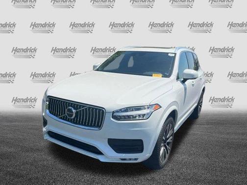 2022 Volvo XC90 T6 Momentum 7 Passenger