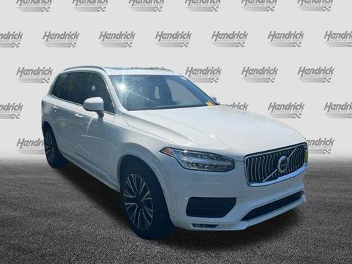 2022 Volvo XC90 T6 Momentum 7 Passenger