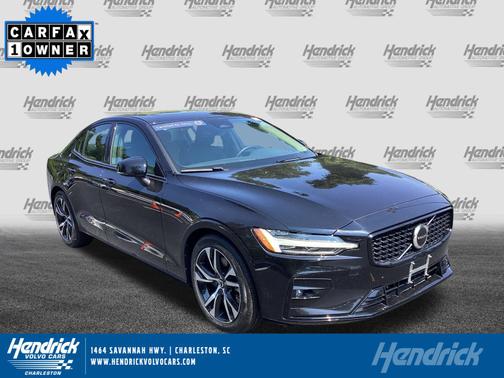 2024 Volvo S60 Core Dark Theme