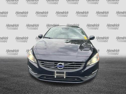 2017 Volvo V60 T5 Platinum