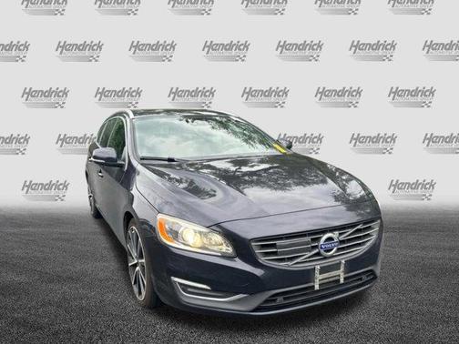 2017 Volvo V60 T5 Platinum