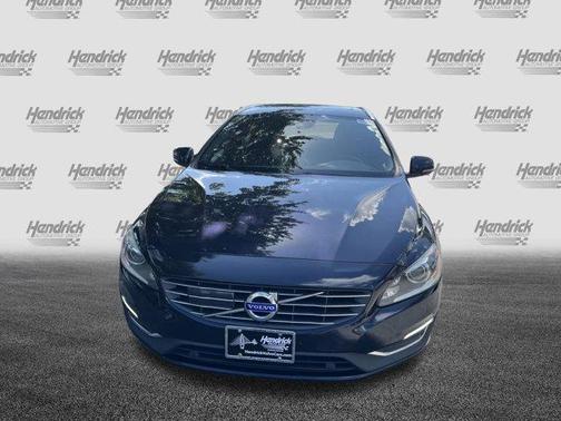 2017 Volvo V60 T5 Platinum