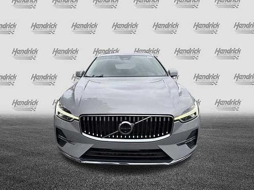 Silver Dawn 2023 Volvo XC60 Plus
