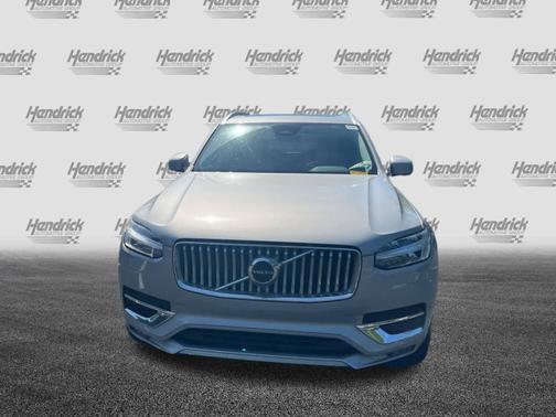 2023 Volvo XC90 Plus