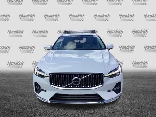 2023 Volvo XC60 Plus Bright Theme