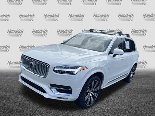 2025 Volvo XC90 B5 Plus