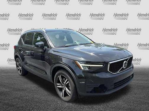 Onyx Black Metallic 2023 Volvo XC40 Core