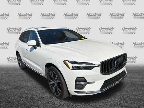 2023 Volvo XC60 Plus Bright Theme