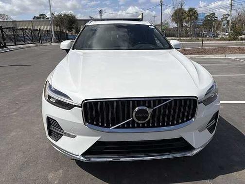 2023 Volvo XC60 Plus