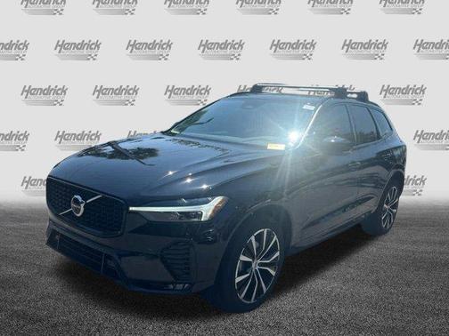2024 Volvo XC60 B5 Plus Dark Theme