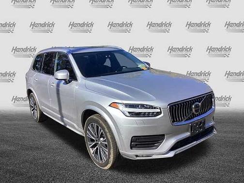 2022 Volvo XC90 Momentum