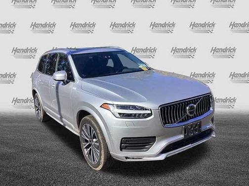 2022 Volvo XC90 Momentum