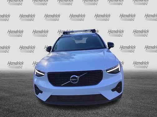 2025 Volvo XC40 Plus
