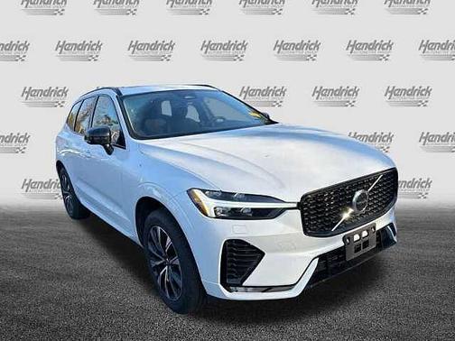 2025 Volvo XC60 Core