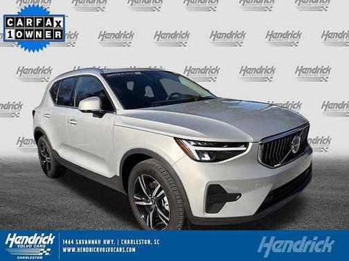 2025 Volvo XC40 Core