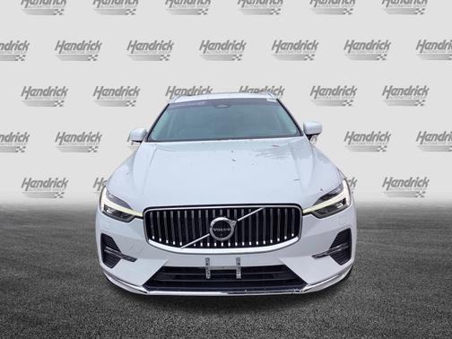 2023 Volvo XC60 Ultimate Bright Theme