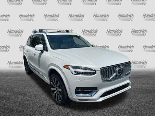 2023 Volvo XC90 B5 Plus