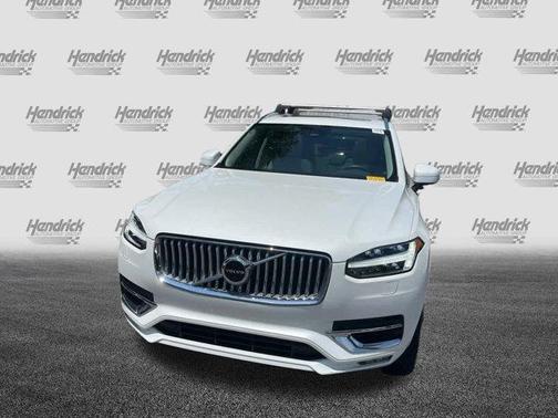 2023 Volvo XC90 B5 Plus