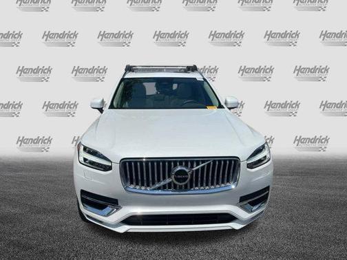 2023 Volvo XC90 B5 Plus