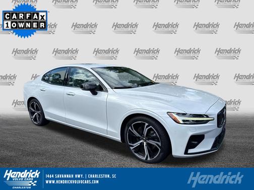 2023 Volvo S60 Core Dark Theme