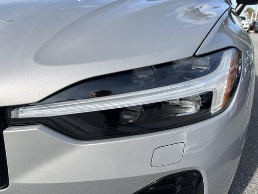 2025 Volvo XC60 Plug-In Hybrid T8 Plus