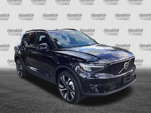 2025 Volvo XC40 Plus Dark Theme