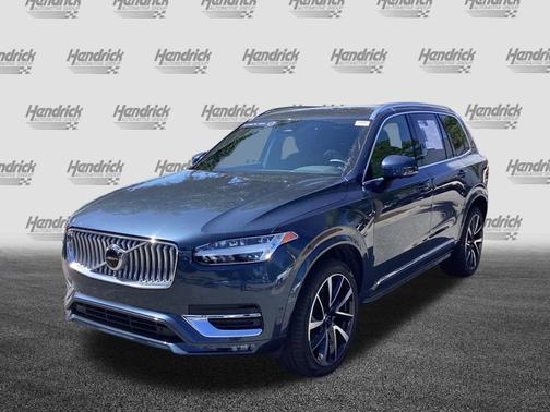 2024 Volvo XC90 Plus Bright Theme