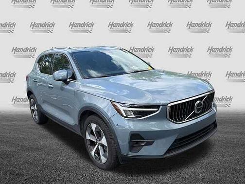 2023 Volvo XC40 Plus
