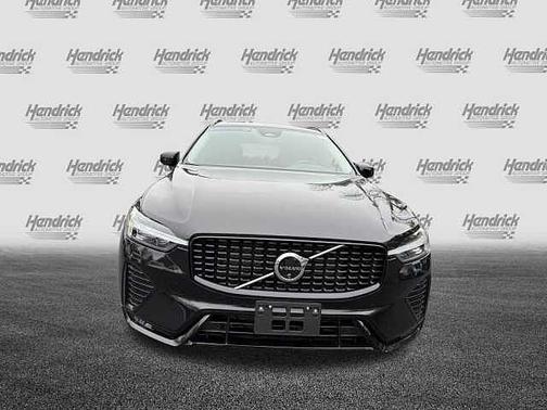 2025 Volvo XC60 Plus