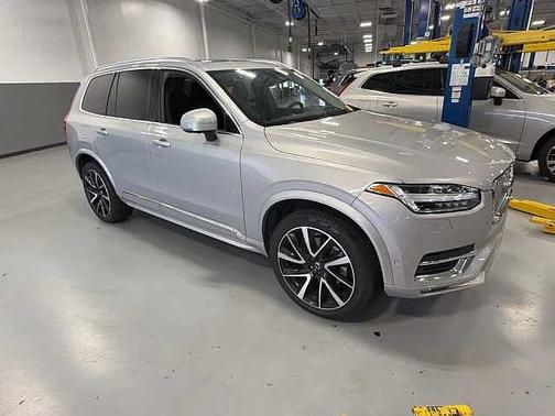 2023 Volvo XC90 Plus