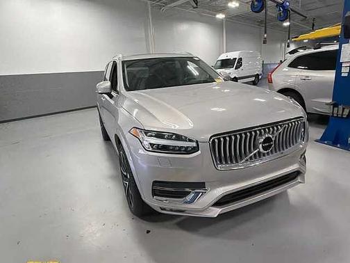 2023 Volvo XC90 Plus