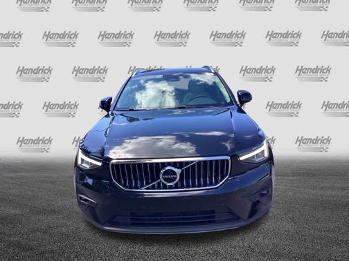 2023 Volvo XC40 Plus Bright Theme