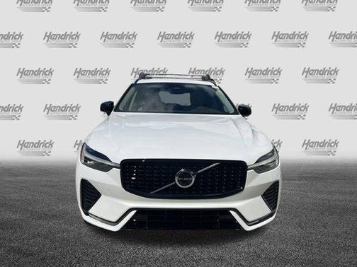 2025 Volvo XC60 B5 Core