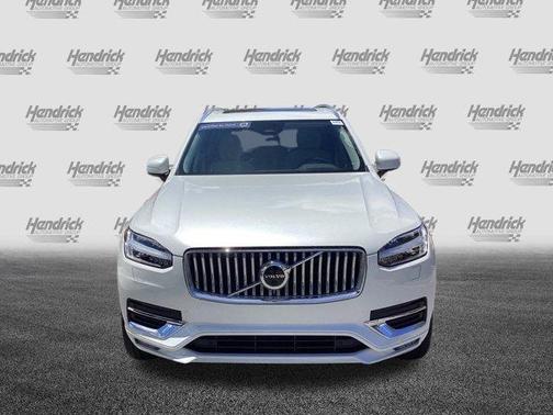 2023 Volvo XC90 B5 Plus