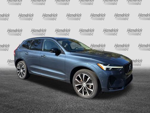2023 Volvo XC60 Plus Bright Theme