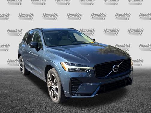2023 Volvo XC60 Plus Bright Theme