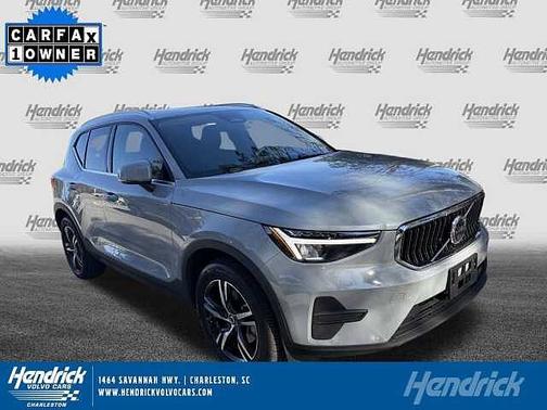 2025 Volvo XC40 Core