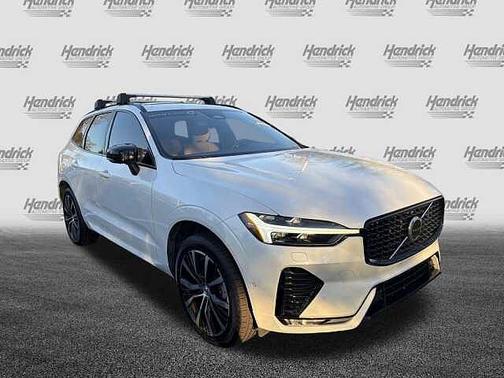 2023 Volvo XC60 Ultimate Dark Theme