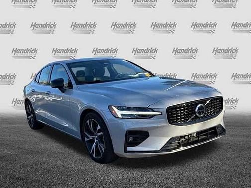 2025 Volvo S60 Plus