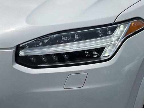 2024 Volvo XC90 Recharge Plug-In Hybrid T8 Ultimate Bright Theme 7-Seater