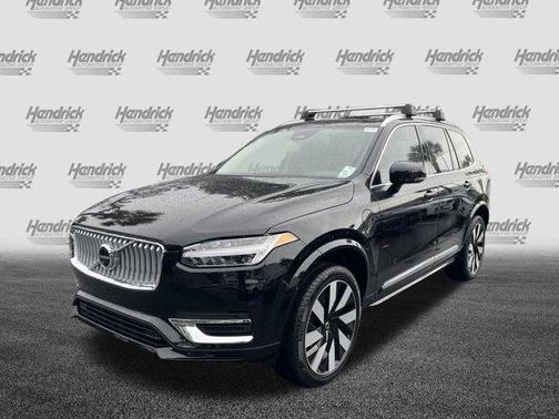 2025 Volvo XC90 Plug-In Hybrid T8 Plus 7-Seater