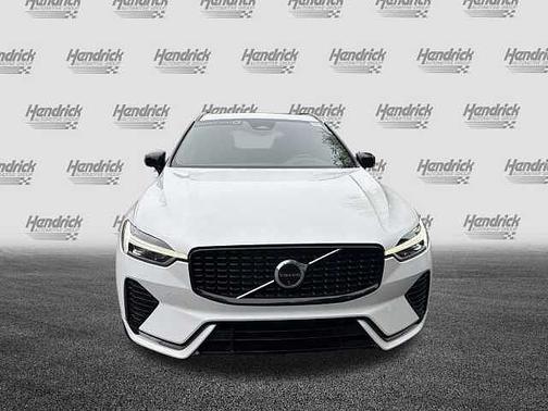 Crystal White 2024 Volvo XC60 Plus