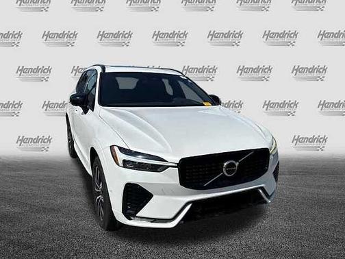 Crystal White 2024 Volvo XC60 Plus