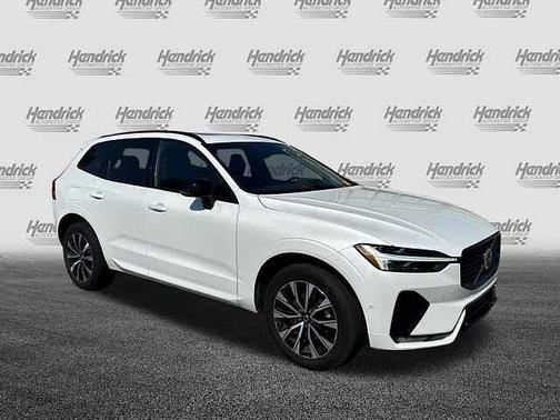 Crystal White 2024 Volvo XC60 Plus
