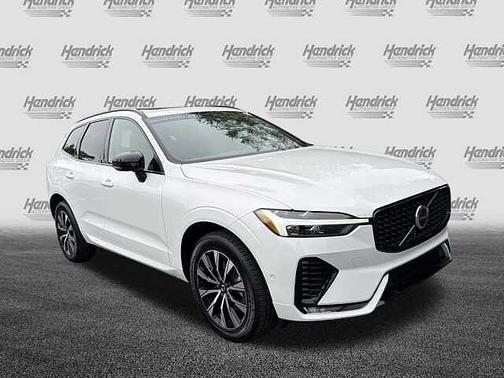 Crystal White 2024 Volvo XC60 Plus