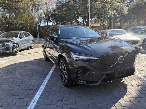 2025 Volvo XC60 Plus