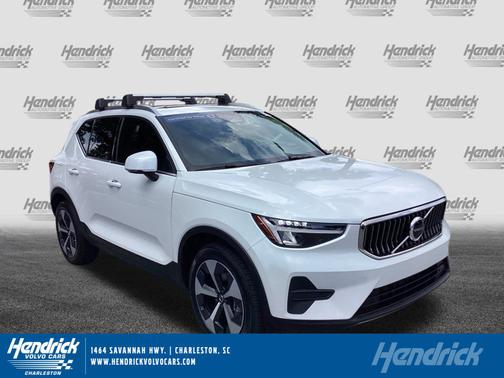 2025 Volvo XC40 Core Bright Theme