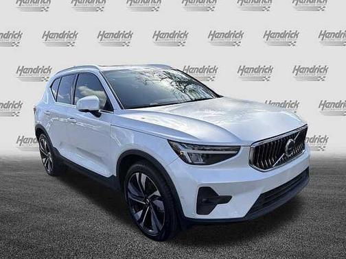 2023 Volvo XC40 Plus
